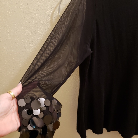 Elegant Formal Blouse with Chic wrist design - Picture 1 of 6